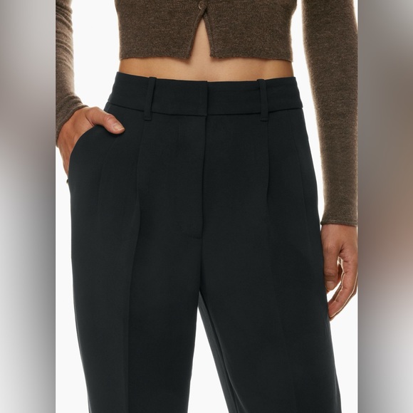 Aritzia Carrot Pant - Black, 8 - Picture 4 of 5